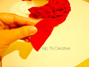 Hip 'n Creative fun and easy wreath tutorial